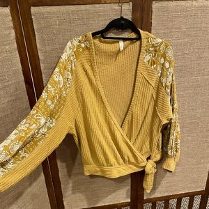 🌞waffle knit & paisley cross front top🌞